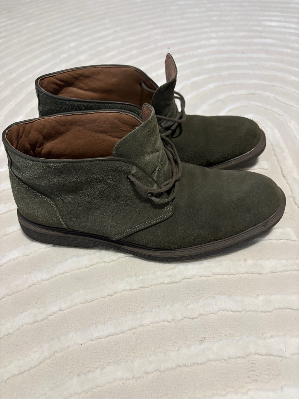 Bass Men's Olive Green Suede Chukka Boots